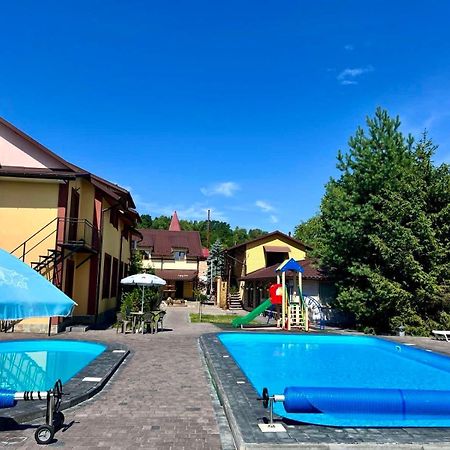Sadyba Magnat Hotel Dilyatyn Εξωτερικό φωτογραφία