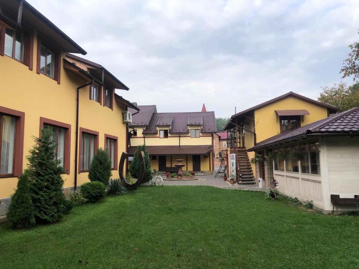 Sadyba Magnat Hotel Dilyatyn Εξωτερικό φωτογραφία