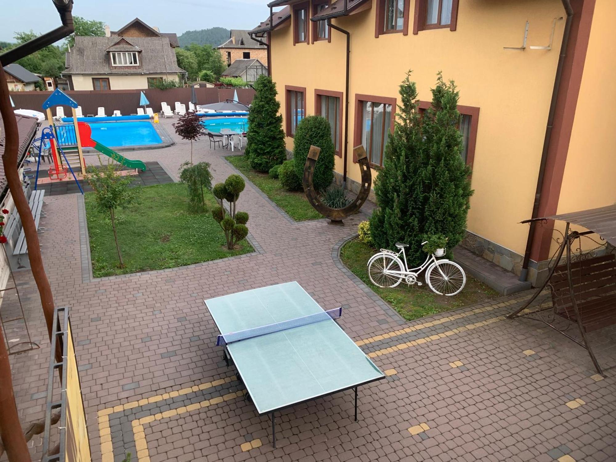 Sadyba Magnat Hotel Dilyatyn Εξωτερικό φωτογραφία