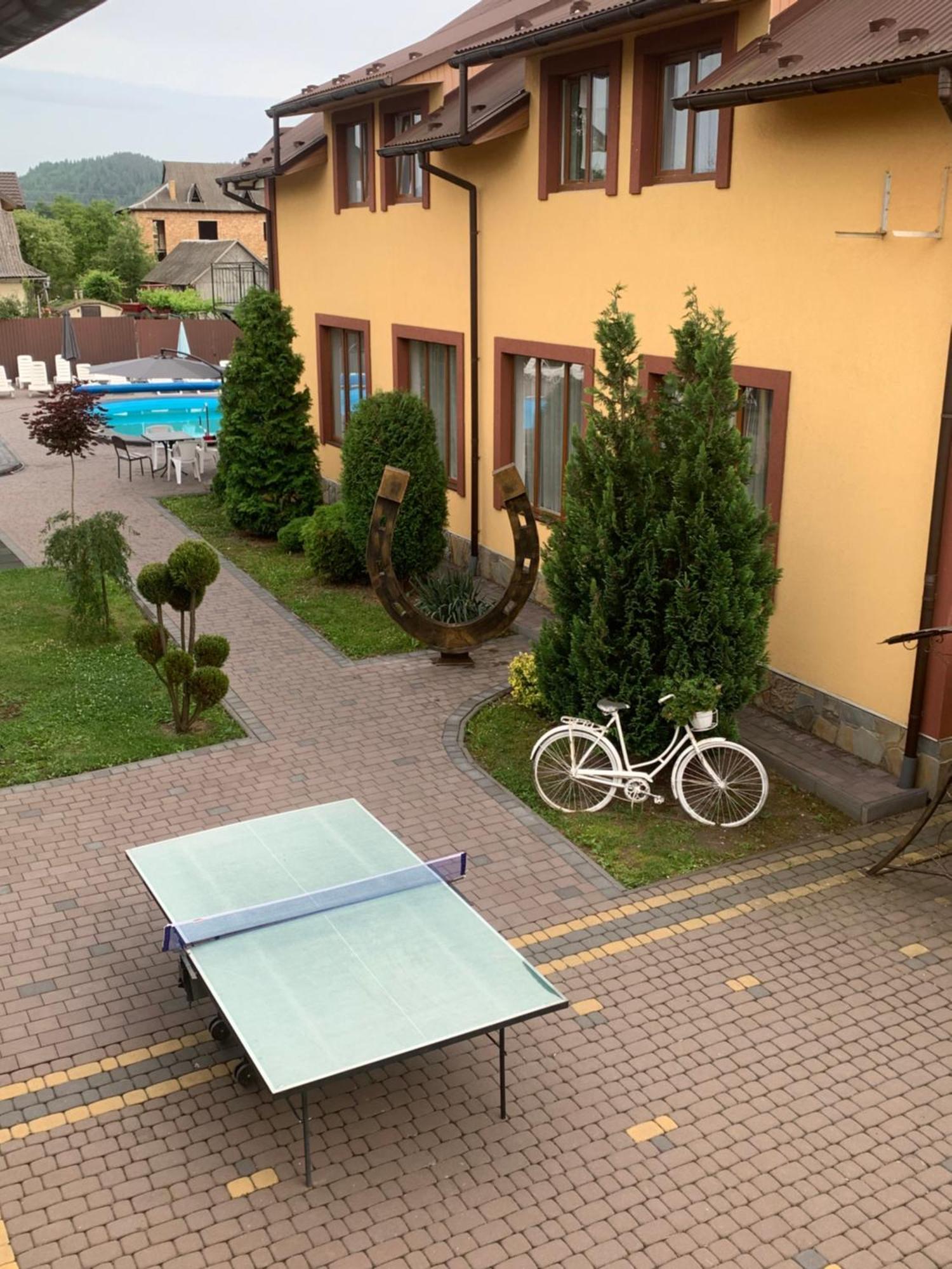 Sadyba Magnat Hotel Dilyatyn Εξωτερικό φωτογραφία