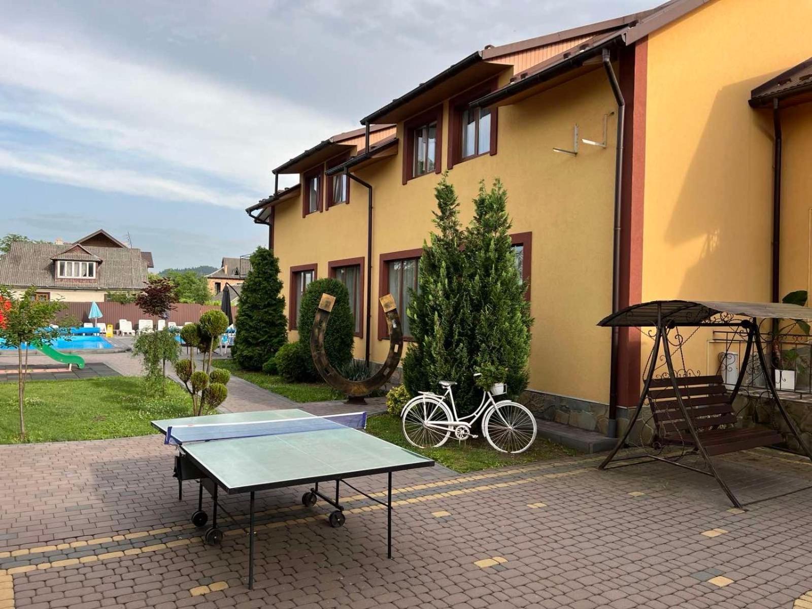 Sadyba Magnat Hotel Dilyatyn Εξωτερικό φωτογραφία